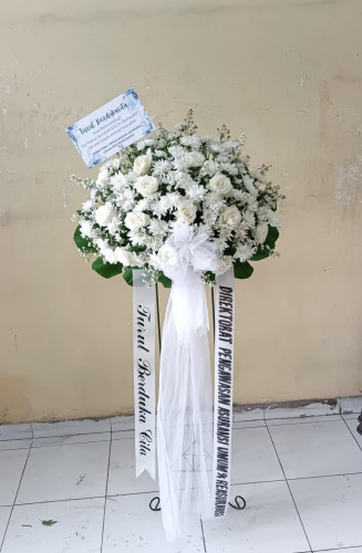 Standing Flower kantorwalikotapalangkaraya King Florist – Rangkaian Bunga Elegan untuk Berbagai Acar